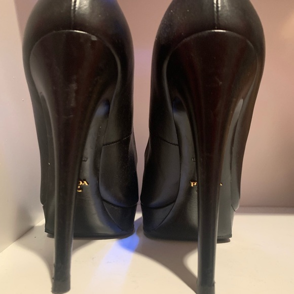 Prada pumps - Picture 3 of 5